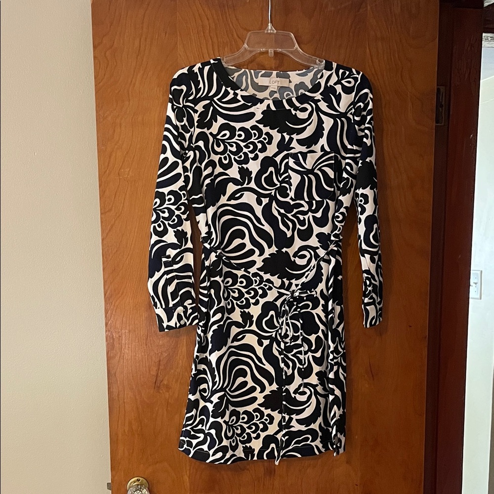 LOFT Black and White Floral Long Sleeve Dress